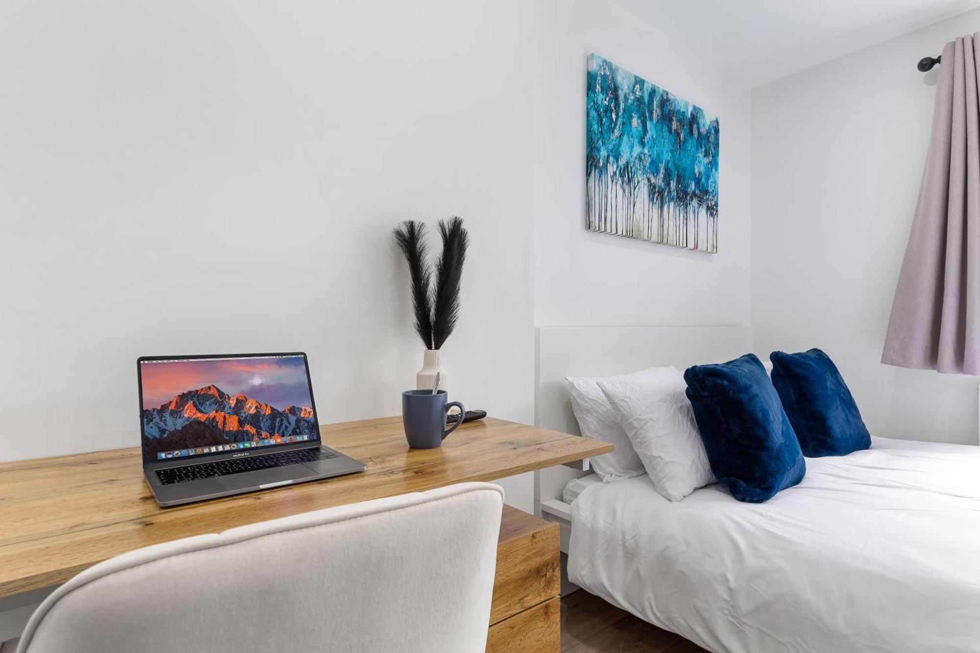 Apartment The Sapphire Retreat! 5 Mins To Harry Potter World! *