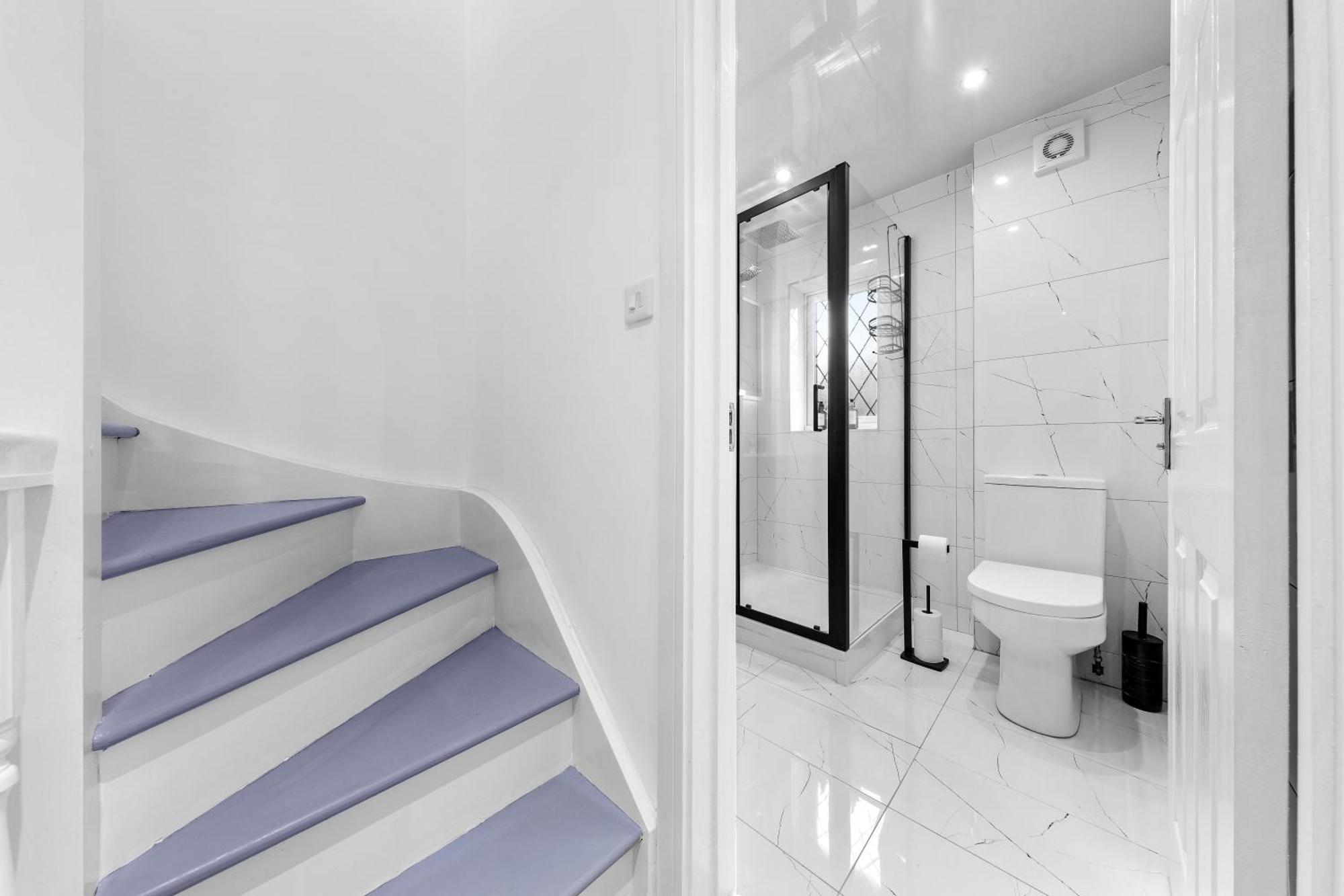 The Sapphire Retreat! 5 Mins To Harry Potter World! Apartment