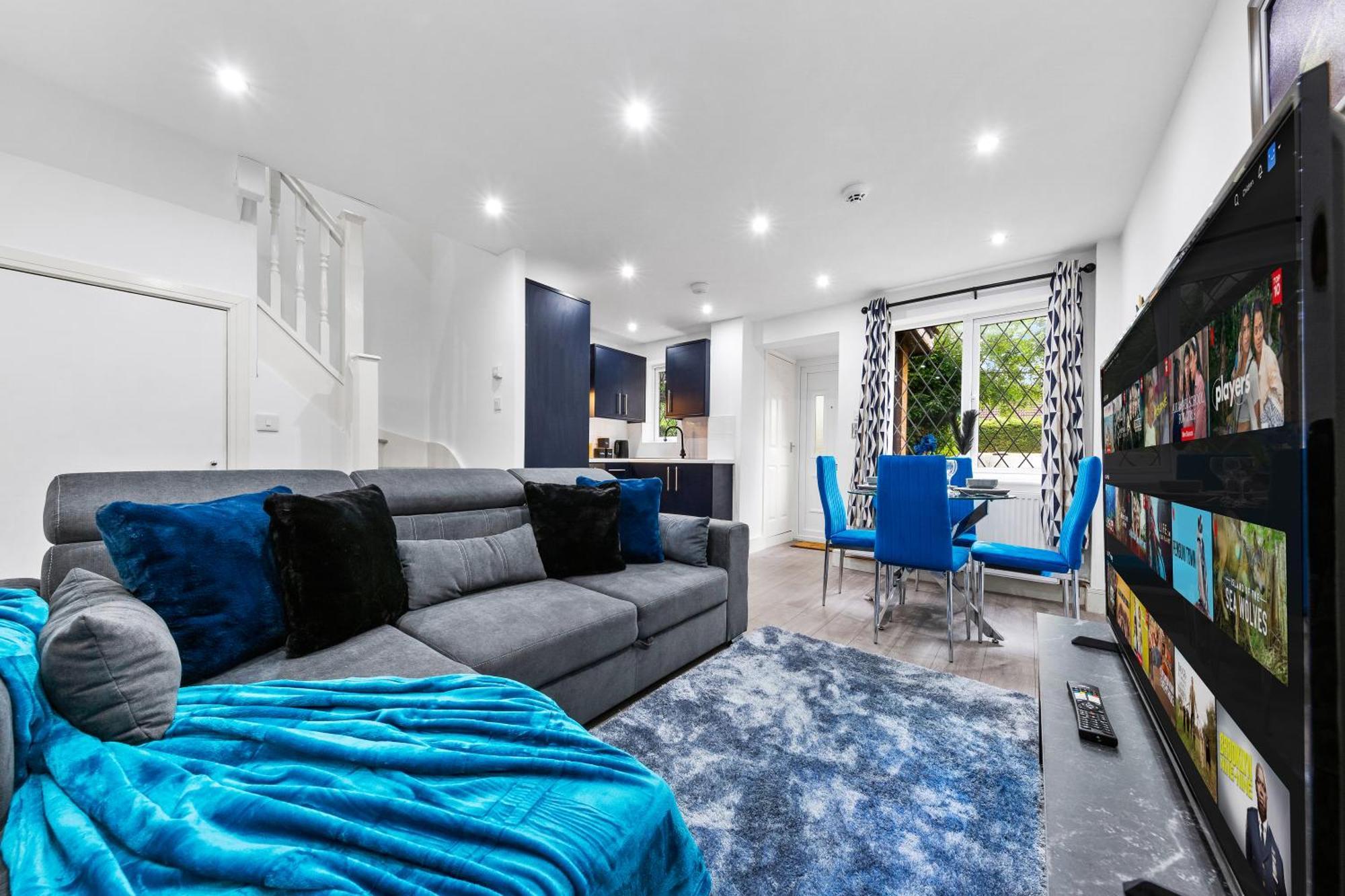 Apartment The Sapphire Retreat! 5 Mins To Harry Potter World! *