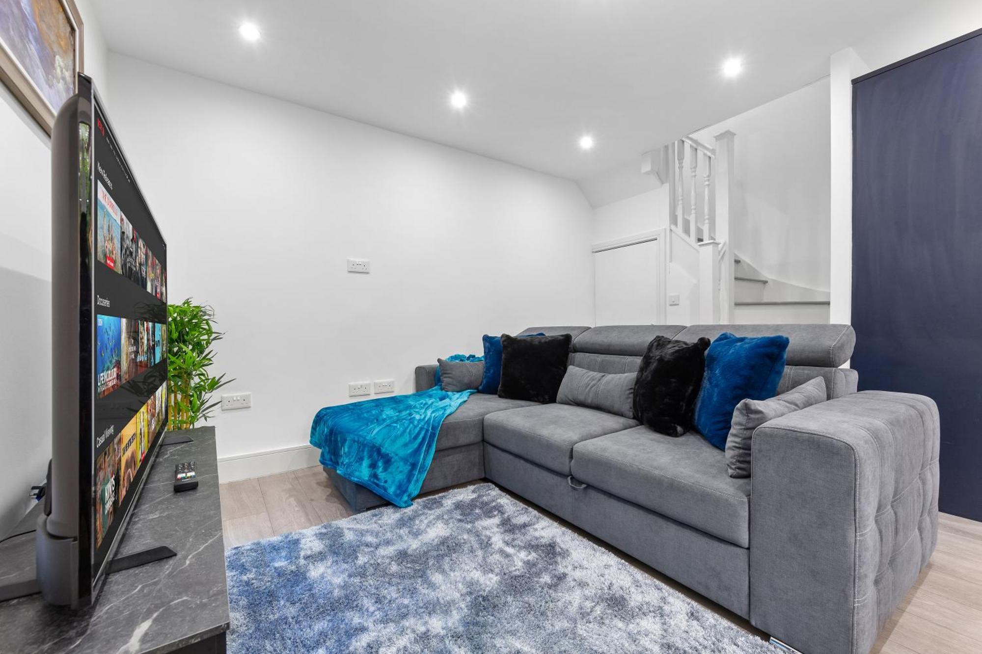 The Sapphire Retreat! 5 Mins To Harry Potter World! Apartment Watford (Hertfordshire)