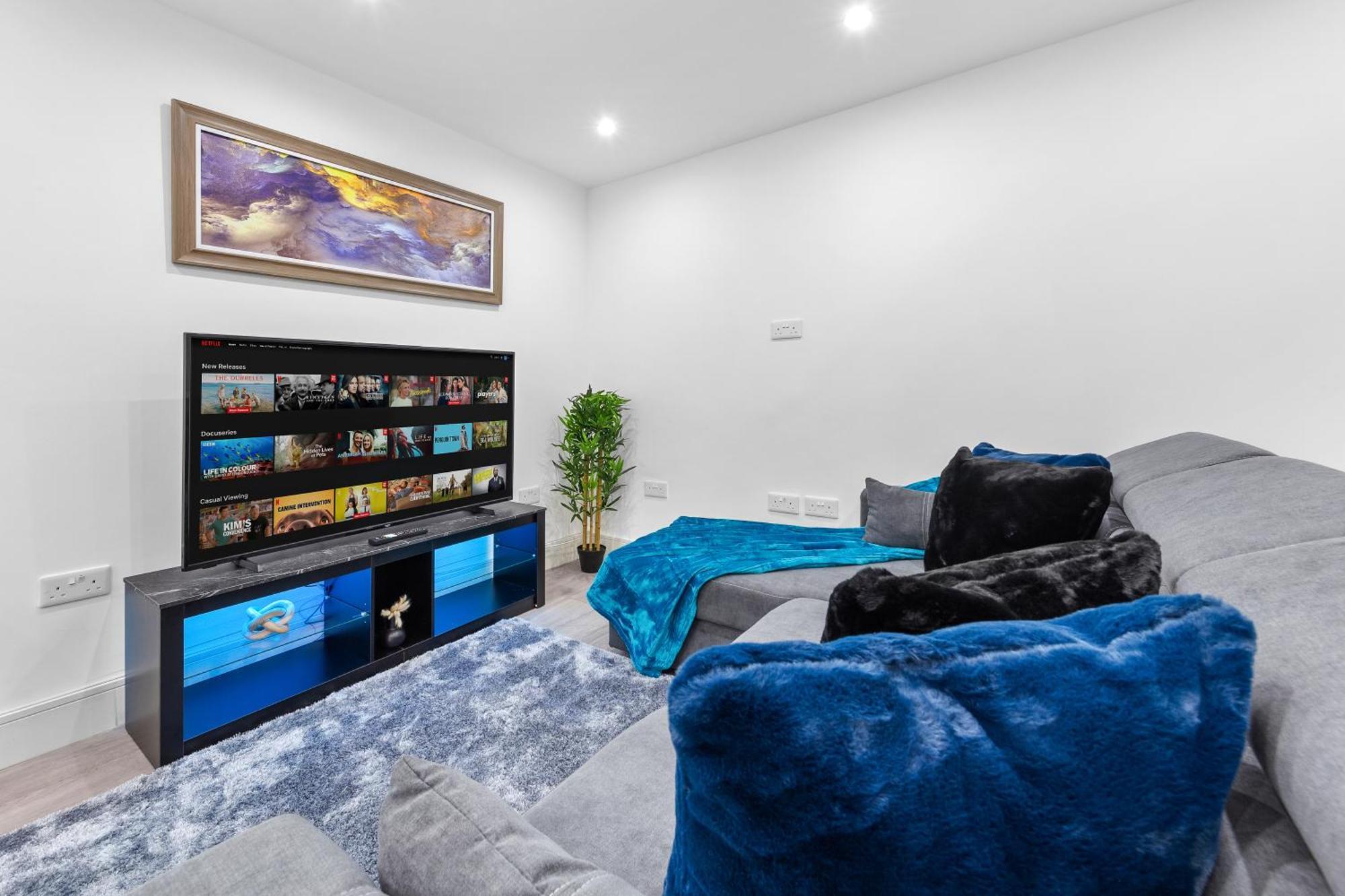 The Sapphire Retreat! 5 Mins To Harry Potter World! Apartment
