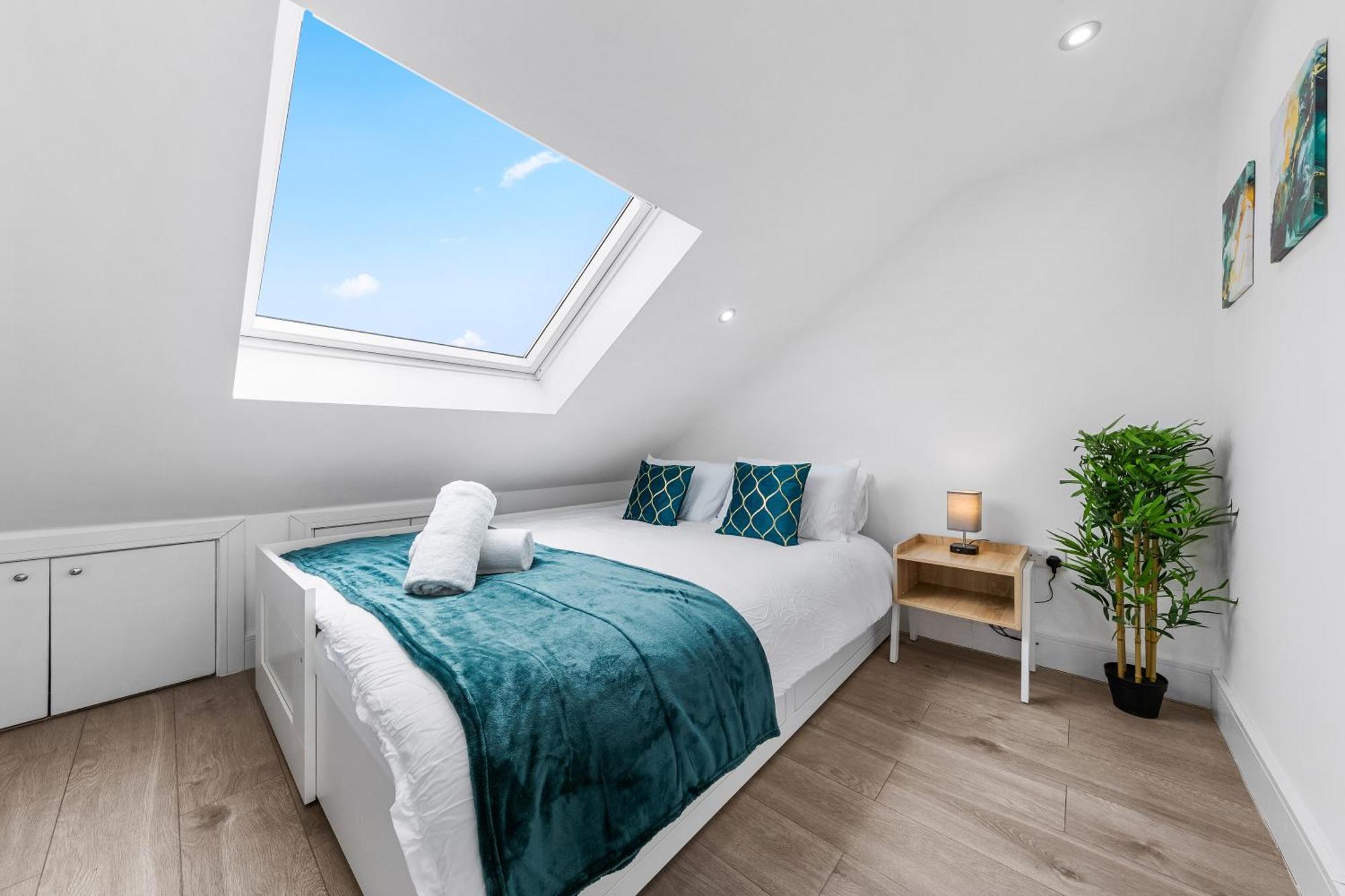 Apartment The Sapphire Retreat! 5 Mins To Harry Potter World! *