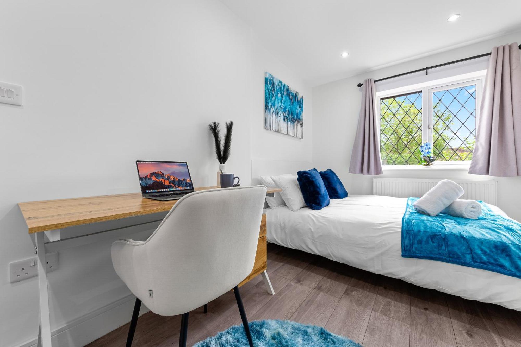 The Sapphire Retreat! 5 Mins To Harry Potter World! Apartment