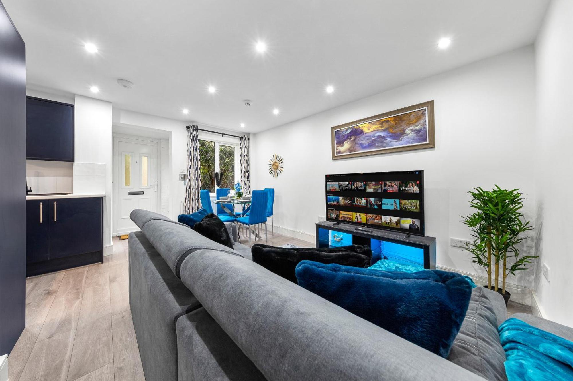 The Sapphire Retreat! 5 Mins To Harry Potter World! Apartment Watford (Hertfordshire)