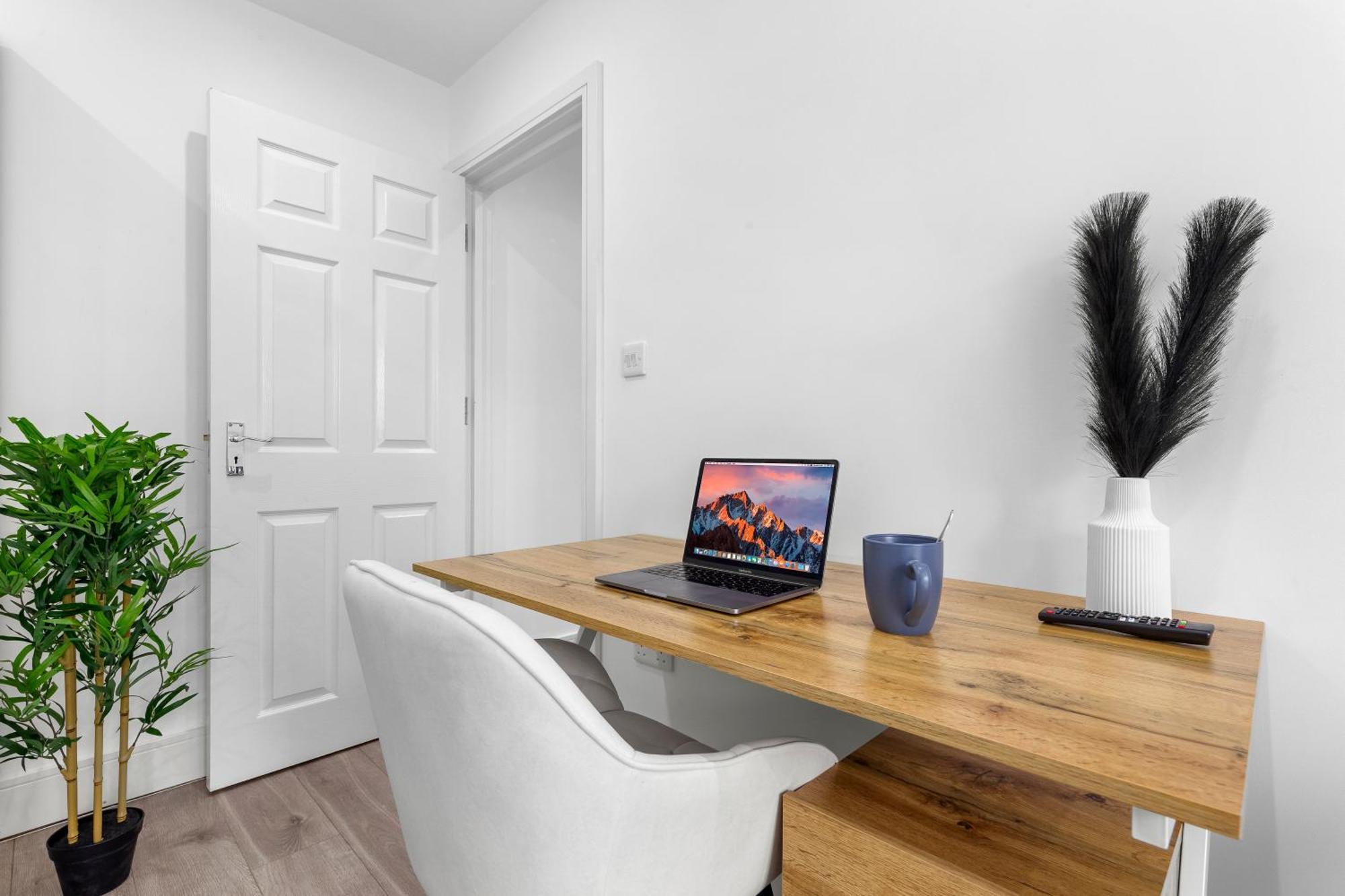 The Sapphire Retreat! 5 Mins To Harry Potter World! Apartment Watford (Hertfordshire)