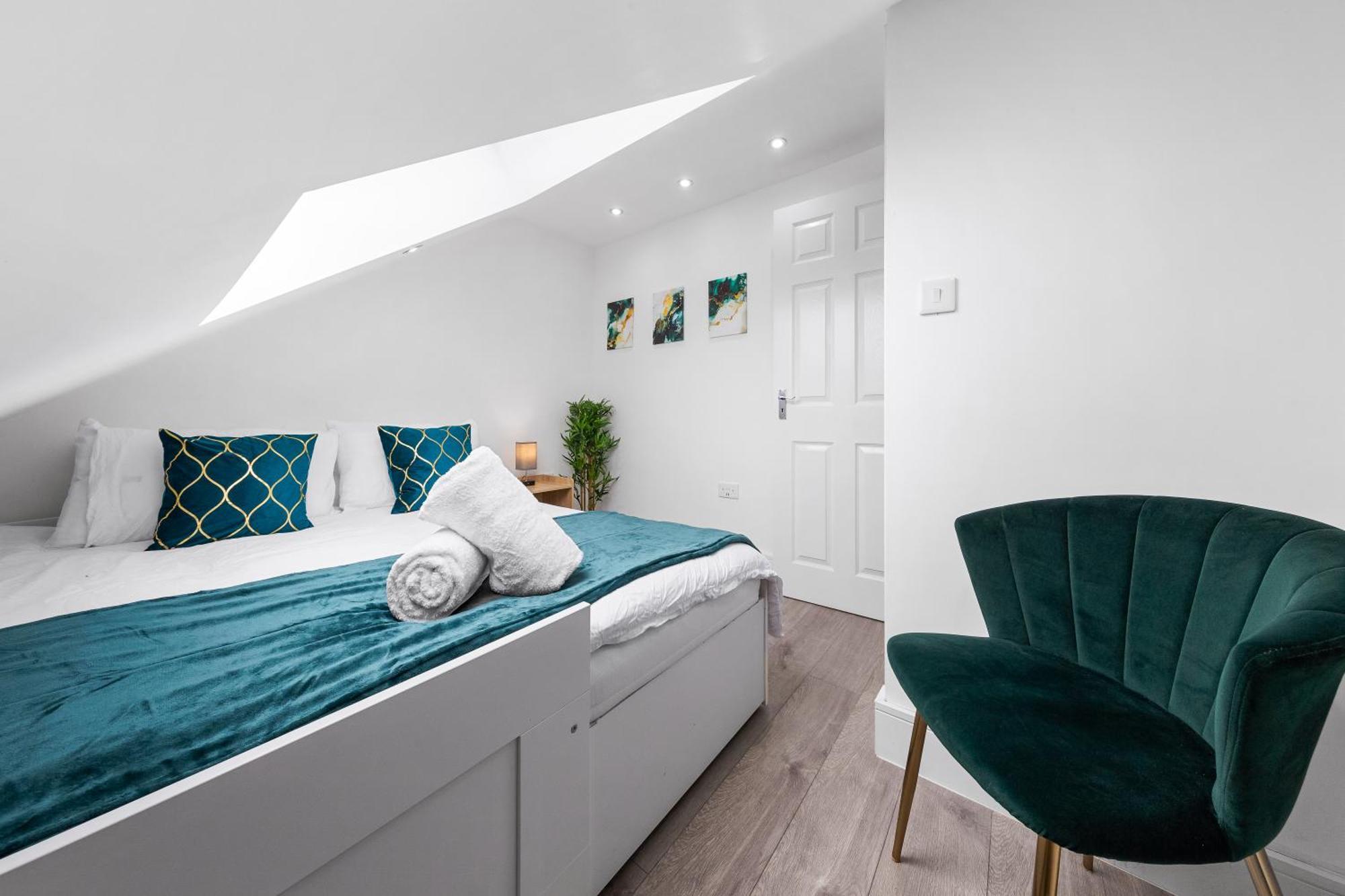 The Sapphire Retreat! 5 Mins To Harry Potter World! Apartment