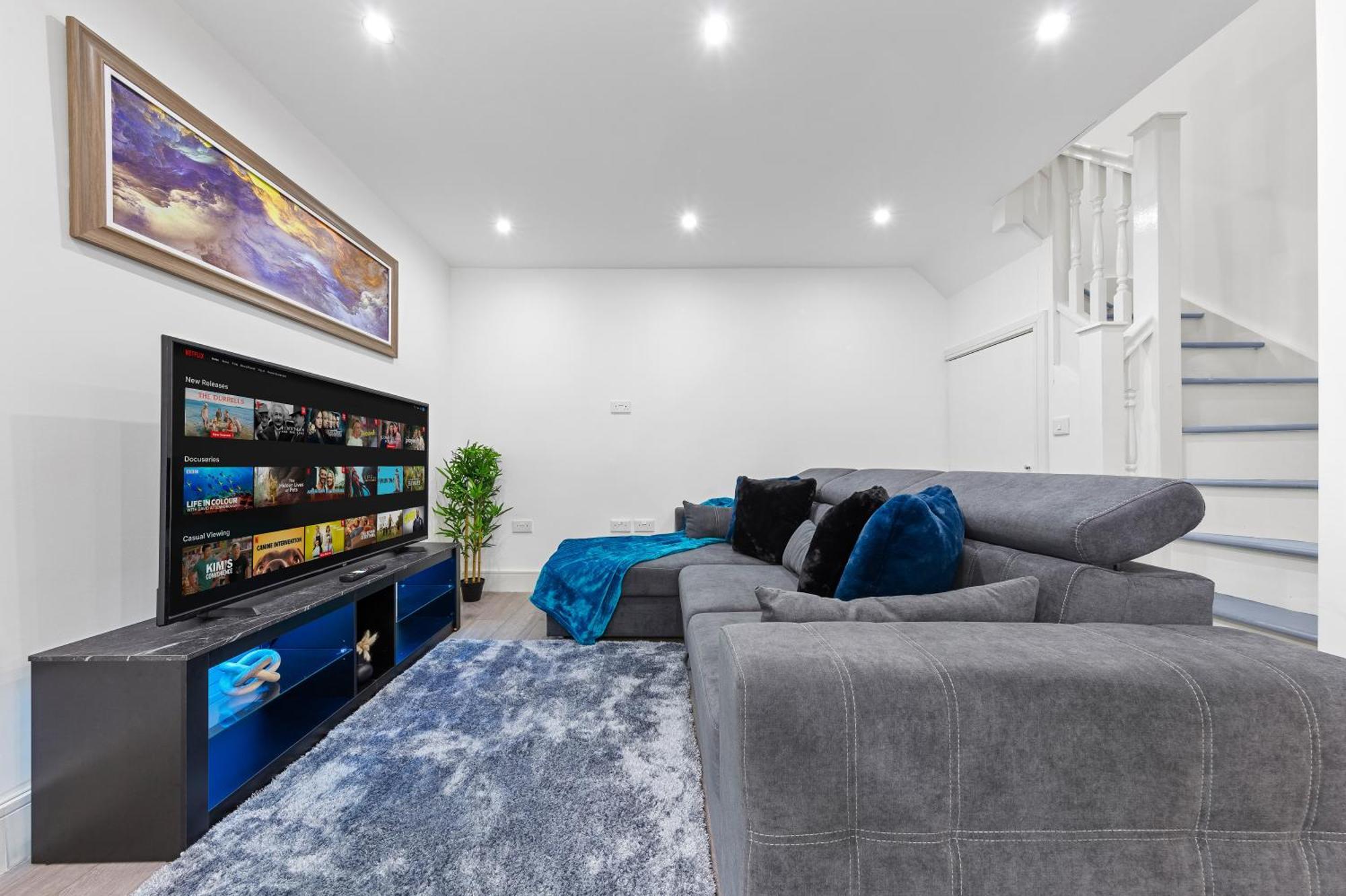 Apartment The Sapphire Retreat! 5 Mins To Harry Potter World! *