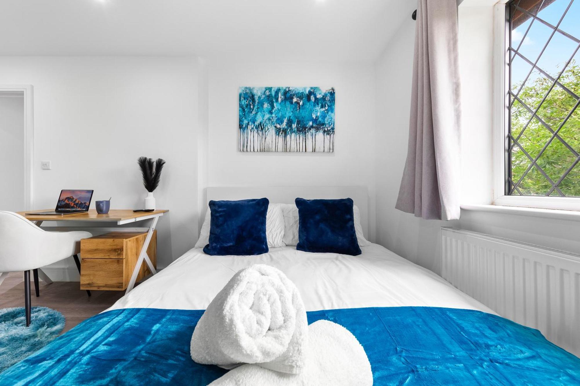 Apartment The Sapphire Retreat! 5 Mins To Harry Potter World! Watford (Hertfordshire)