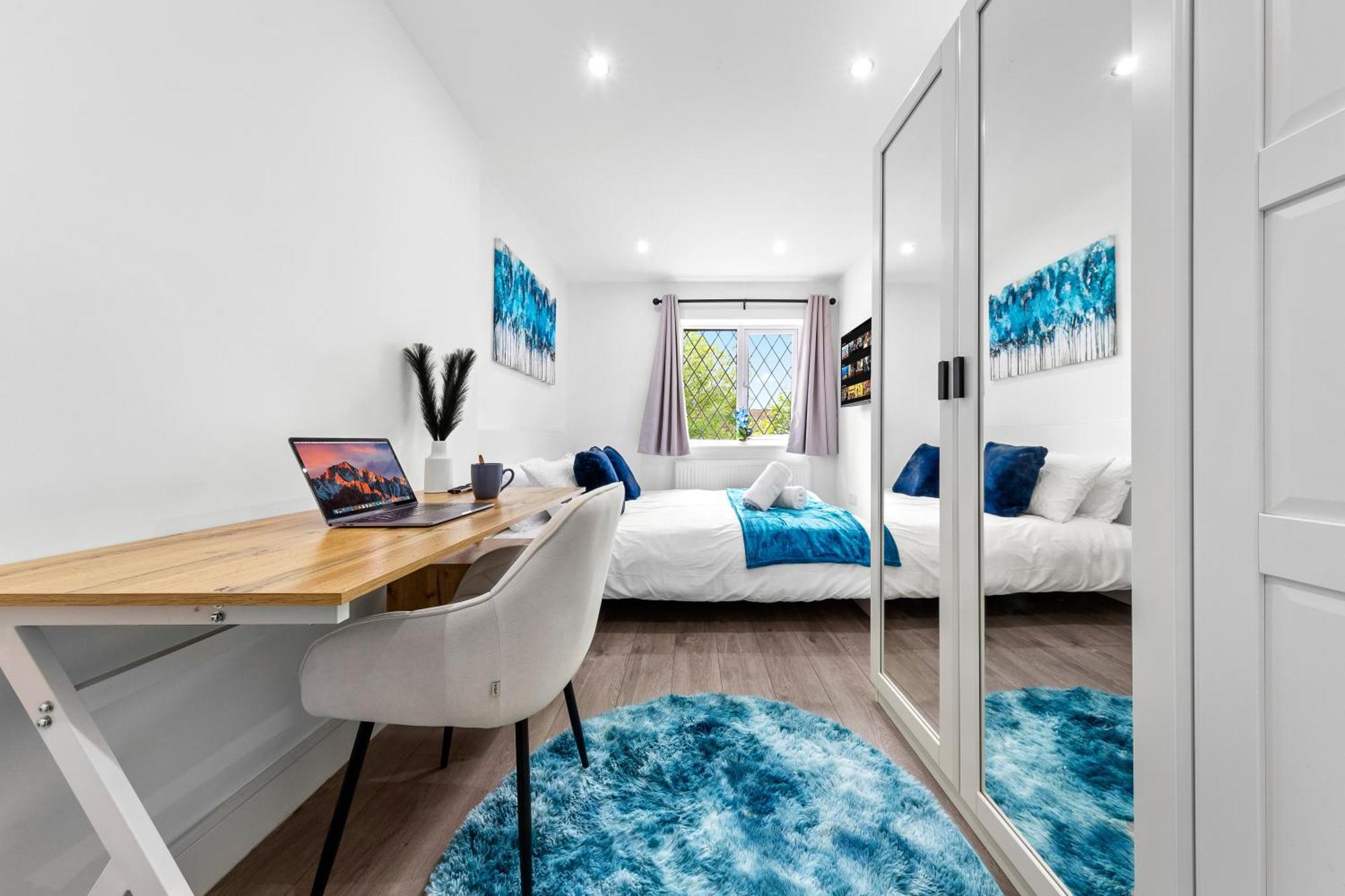 Apartment The Sapphire Retreat! 5 Mins To Harry Potter World! *