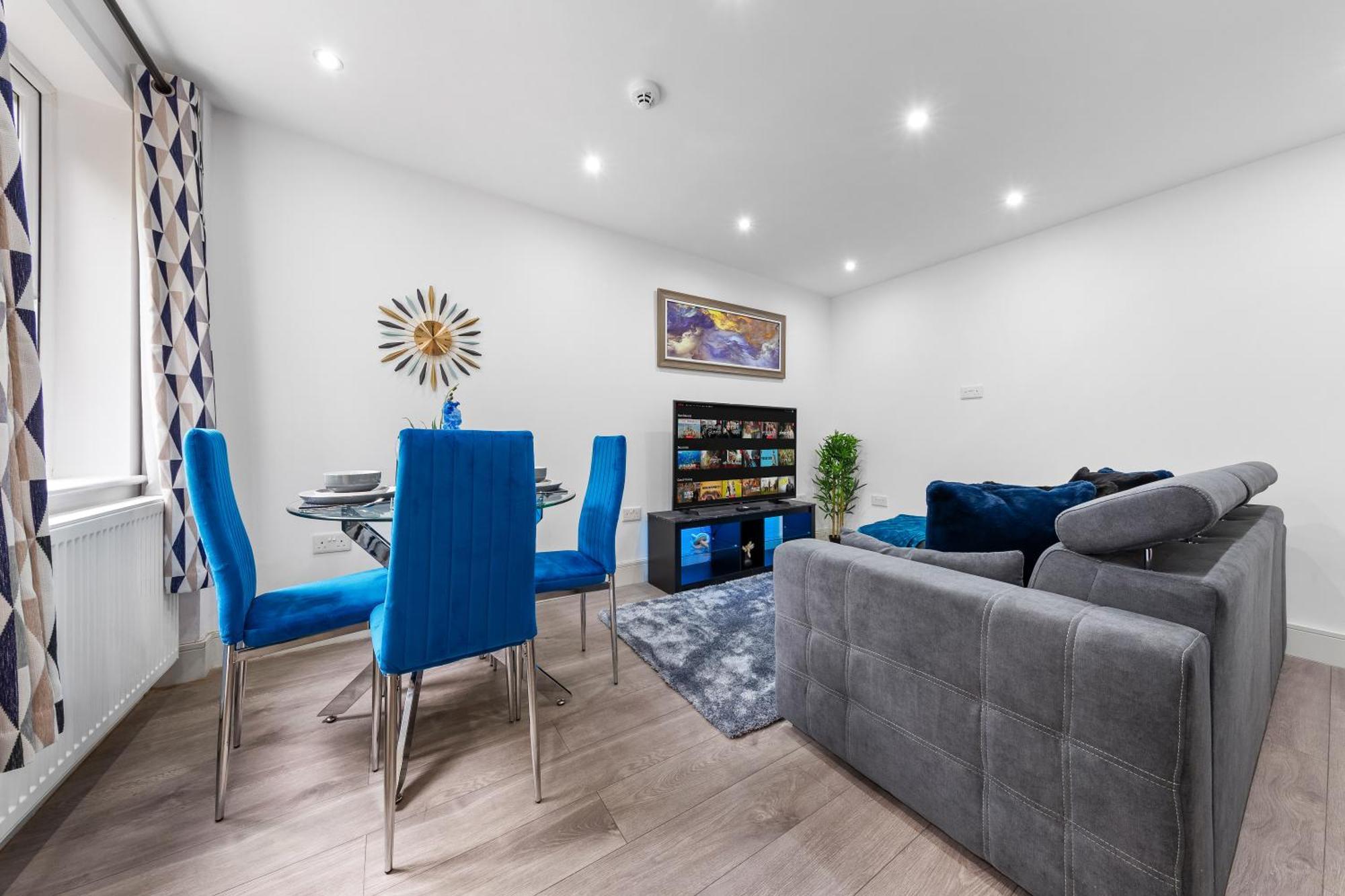 Apartment The Sapphire Retreat! 5 Mins To Harry Potter World! *